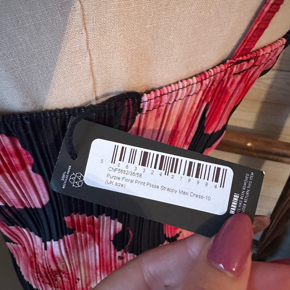 Pretty little thing floral plisse maxi dress - Picture 7 of 11